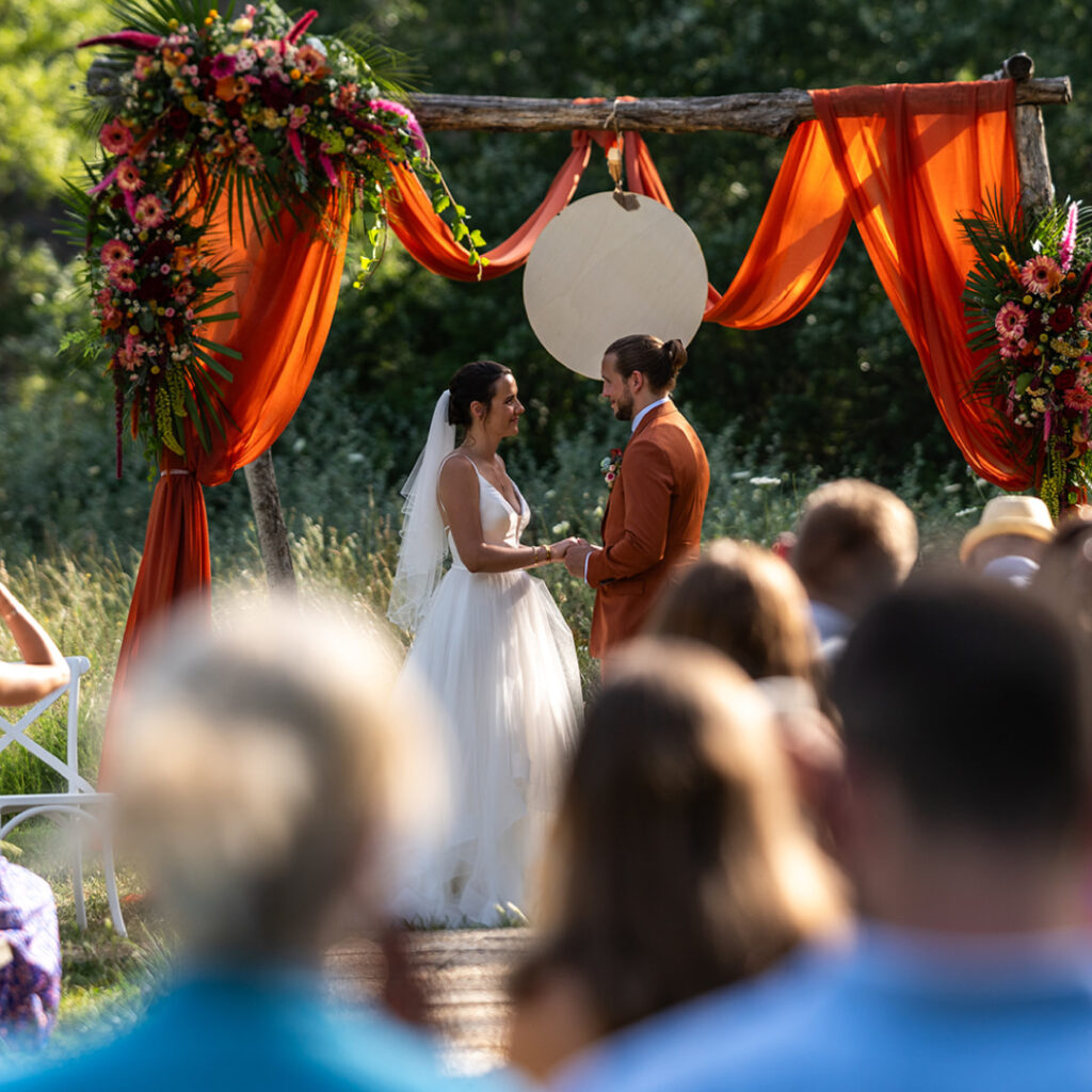 hameau-valouse-ceremonie-laique-union-mariage-nature-couple-provence